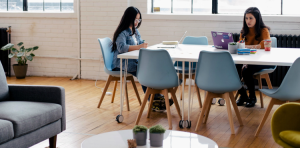 Mehr über den Artikel erfahren Let’s Party! Our End-Of-The-Year Celebration